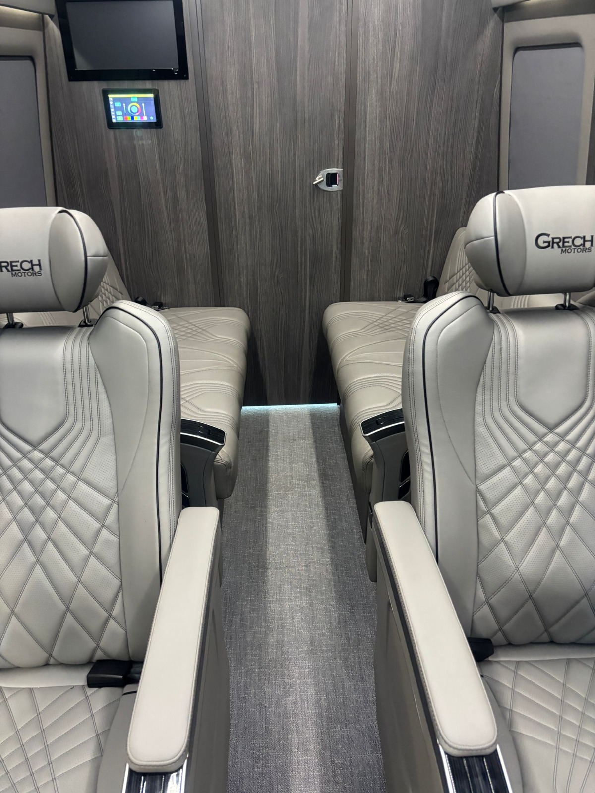 Mercedes-Benz JET Sprinter gallery image