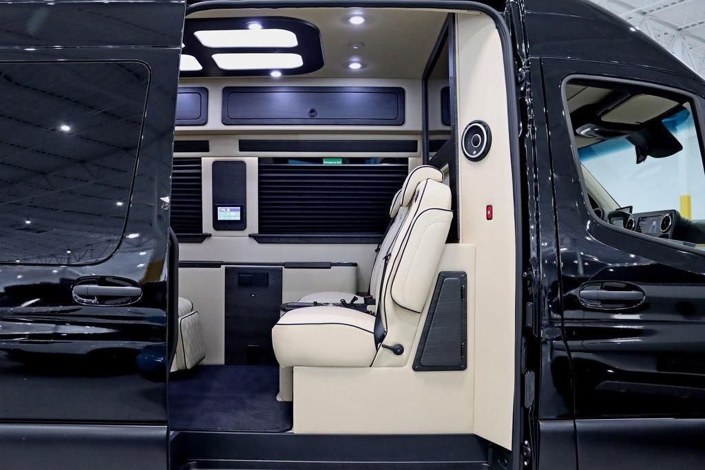 Mercedes-Benz JET Sprinter gallery image