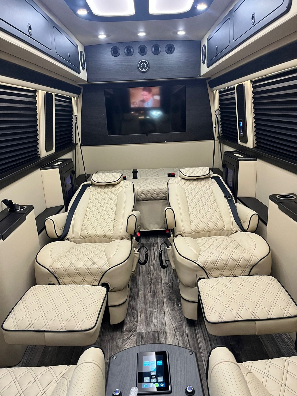 Mercedes-Benz JET Sprinter gallery image