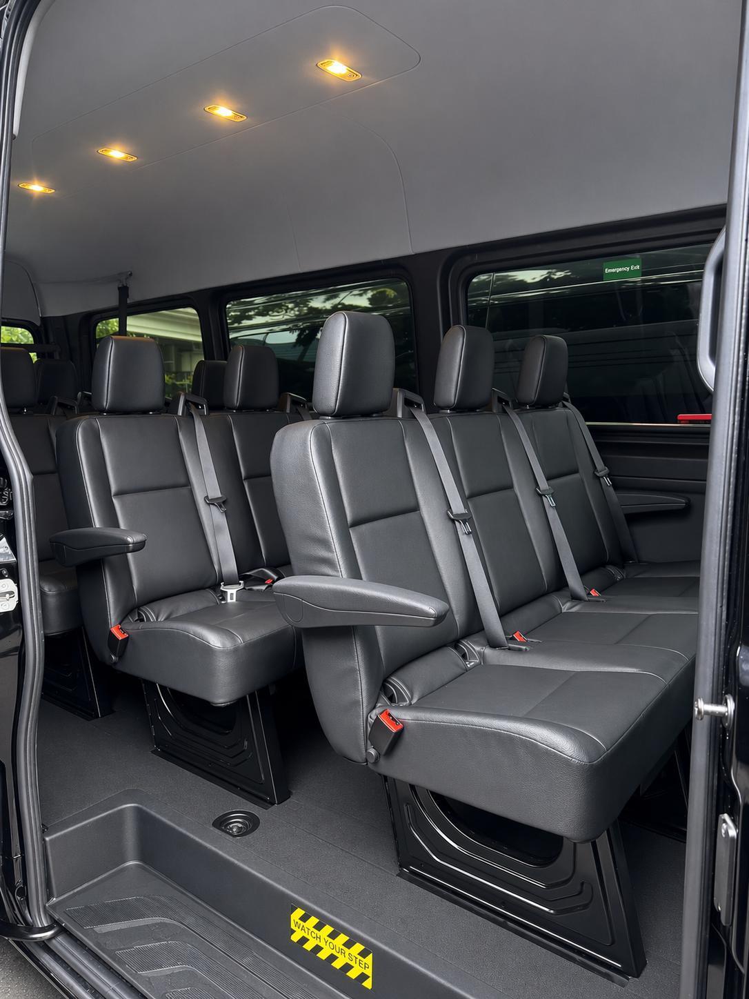 LUXURY SEDAN gallery image